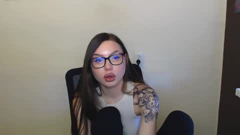 Snapshot of maxi_sweetheart chatting on February 23, 8:28 am Joanna online show from February 23, 8:28 am