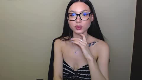Snapshot of maxi_sweetheart chatting on December 29, 12:45 pm Joanna online show from December 29, 12:45 pm