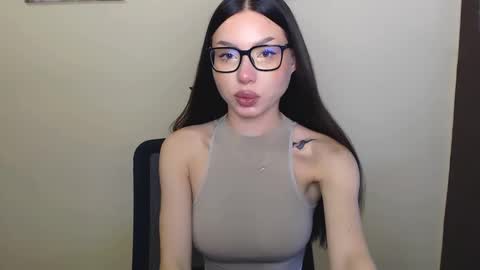 Snapshot of maxi_sweetheart chatting on January 11, 11:23 am Joanna online show from January 11, 11:23 am