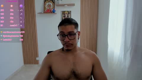 Snapshot of maxifit_ chatting on January 31, 1:12 pm Mikael online show from January 31, 1:12 pm
