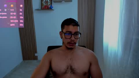 Snapshot of maxifit_ chatting on January 22, 12:06 pm Mikael online show from January 22, 12:06 pm