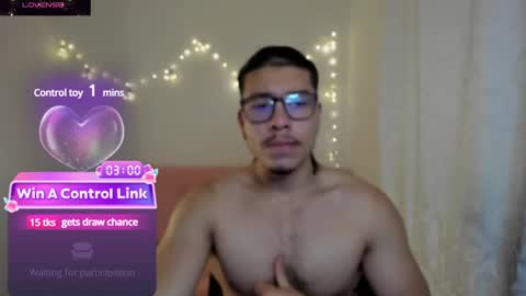 Snapshot of maxifit_ chatting on January 9, 10:52 am Mikael online show from January 9, 10:52 am