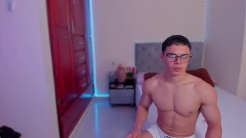 Maximus online show from December 6, 4:44 pm