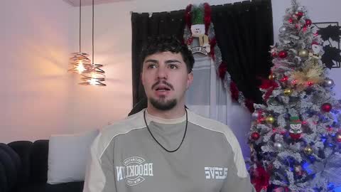 Maximo online show from December 6, 9:05 am