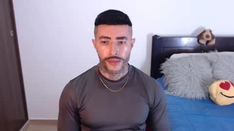 Independent Model online show from January 20, 10:48 pm