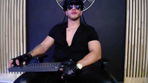 maxxxpowerful online show from December 3, 4:00 pm