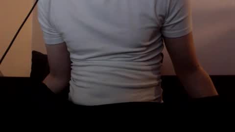 Snapshot of mcmike_es chatting on January 2, 1:51 pm Mike online show from January 2, 1:51 pm