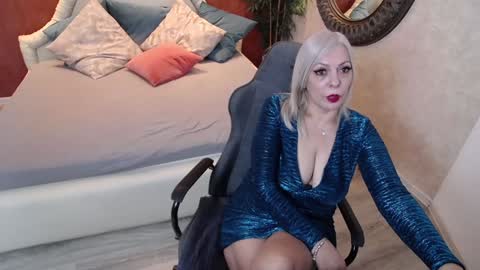 Snapshot of meamandax chatting on February 7, 2:26 pm meamandax online show from February 7, 2:26 pm