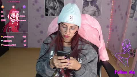 Snapshot of medussa_kat chatting on February 24, 1:35 am Katrina online show from February 24, 1:35 am