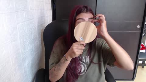 Snapshot of medussa_kat chatting on February 10, 8:21 pm Katrina online show from February 10, 8:21 pm