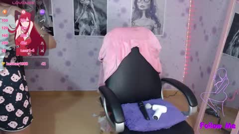 Snapshot of medussa_kat chatting on February 20, 1:25 am Katrina online show from February 20, 1:25 am