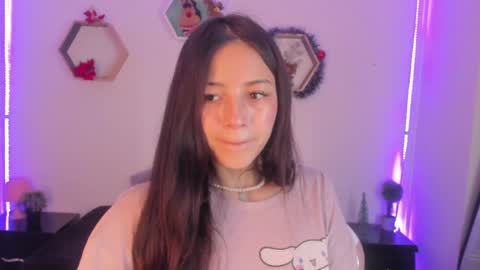 Snapshot of meelanny_ds chatting on December 25, 4:22 am online show from December 25, 4:22 am
