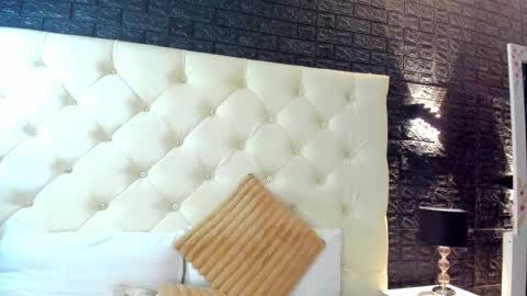 Snapshot of megan_devon chatting on March 3, 3:00 pm online show from March 3, 3:00 pm