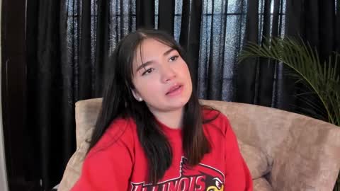 Snapshot of megan_devon chatting on February 26, 5:42 pm online show from February 26, 5:42 pm