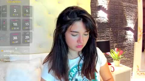 Snapshot of megan_devon chatting on February 10, 5:52 pm online show from February 10, 5:52 pm
