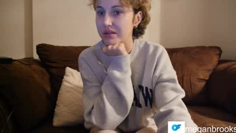 Snapshot of meganbrooks_ chatting on September 18, 4:05 am Megan Brooks online show from September 18, 4:05 am