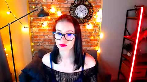Snapshot of meganstones chatting on September 21, 5:28 pm Megan online show from September 21, 5:28 pm