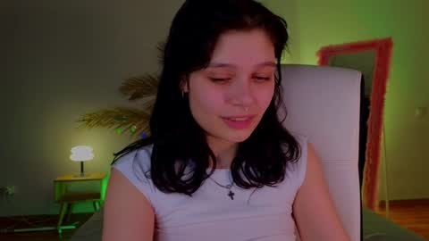 Snapshot of melan1e_ chatting on January 27, 2:42 am mel online show from January 27, 2:42 am
