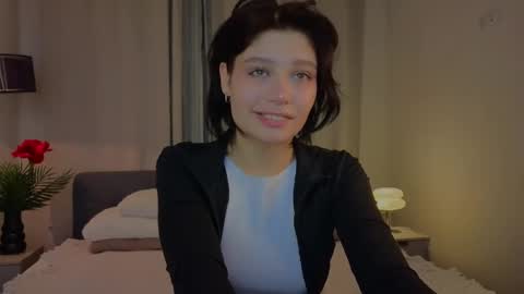Snapshot of melan1e_ chatting on March 5, 9:48 pm mel online show from March 5, 9:48 pm