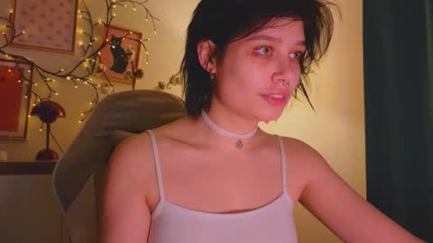 Snapshot of melan1e_ chatting on February 2, 7:20 am mel online show from February 2, 7:20 am