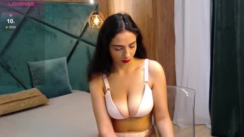 melanieboydd online show from February 5, 6:35 am