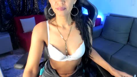 Snapshot of melannia_hills chatting on February 9, 7:26 am melannia_hills online show from February 9, 7:26 am