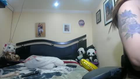 Snapshot of melany_isabella chatting on March 3, 3:43 pm melany online show from March 3, 3:43 pm