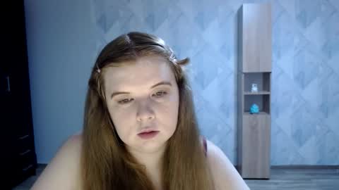 Snapshot of melina_beauty chatting on September 20, 3:09 am Melina online show from September 20, 3:09 am