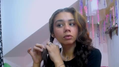 Snapshot of meliss1 chatting on March 7, 3:18 pm melissa online show from March 7, 3:18 pm