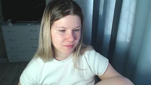 Snapshot of melissa__ray chatting on February 10, 10:09 am Melissa Ray online show from February 10, 10:09 am