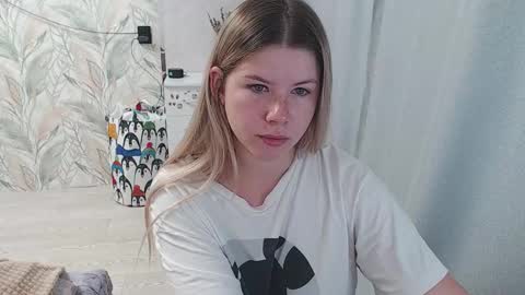 Snapshot of melissa__ray chatting on September 22, 2:48 am Melissa Ray online show from September 22, 2:48 am