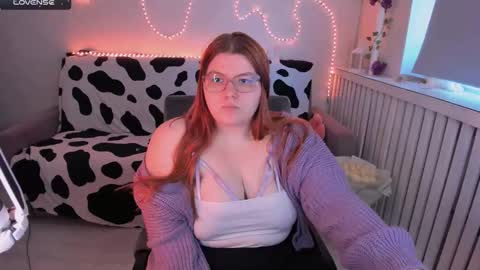 Snapshot of melissa_purr chatting on September 21, 4:27 am melissa_purr online show from September 21, 4:27 am