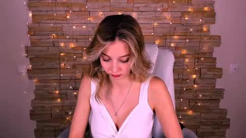 Melissa online show from February 22, 7:58 pm
