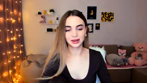 Tessa online show from December 18, 10:46 pm