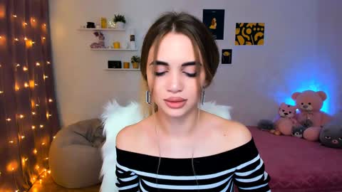 Tessa online show from December 16, 9:31 pm