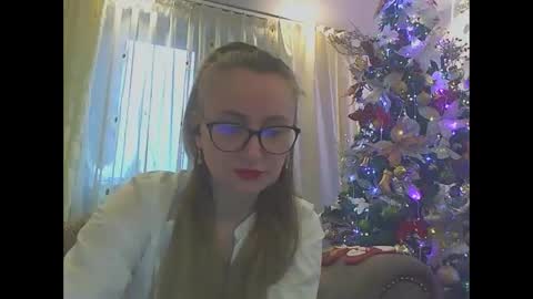 Snapshot of melly_rosey chatting on December 9, 7:28 am Melly online show from December 9, 7:28 am