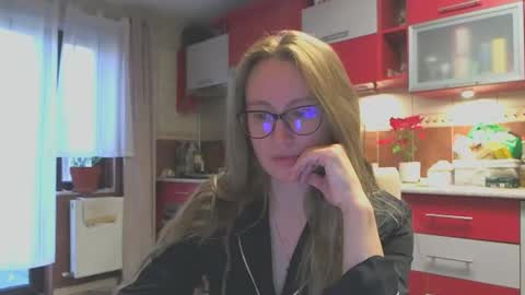 Snapshot of melly_rosey chatting on February 14, 7:07 am Melly online show from February 14, 7:07 am