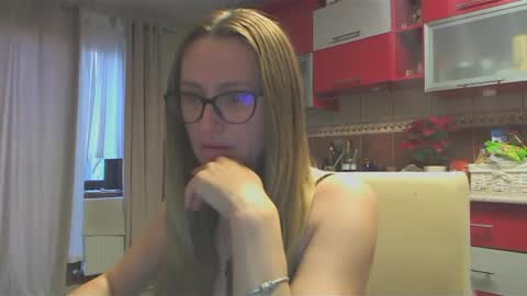 Snapshot of melly_rosey chatting on January 16, 7:49 am Melly online show from January 16, 7:49 am