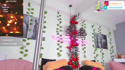 Snapshot of melody_evans_05 chatting on December 10, 3:33 pm melody_evans_05 online show from December 10, 3:33 pm