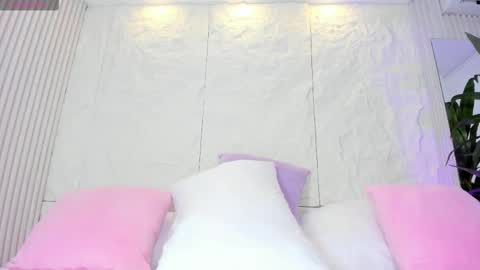 Snapshot of melody_leiton_ chatting on September 10, 1:34 pm Melody online show from September 10, 1:34 pm