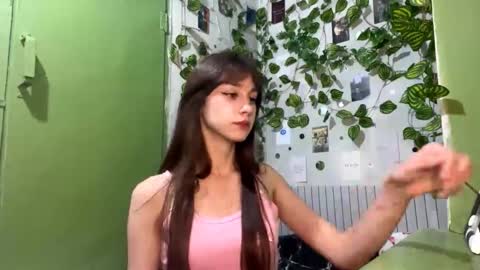 Snapshot of merleneyafai chatting on September 9, 9:04 pm Jeny online show from September 9, 9:04 pm
