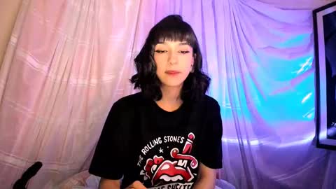 Snapshot of merlynn_ chatting on February 8, 9:46 am Diane 3 online show from February 8, 9:46 am