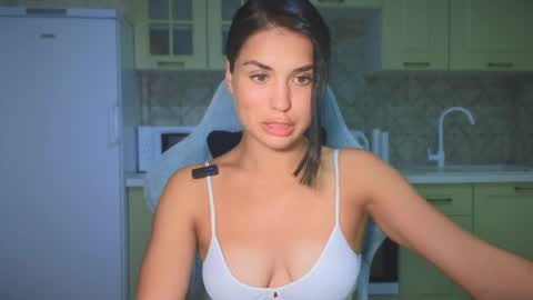 Snapshot of mia___lunaa chatting on September 17, 7:06 pm Mia online show from September 17, 7:06 pm