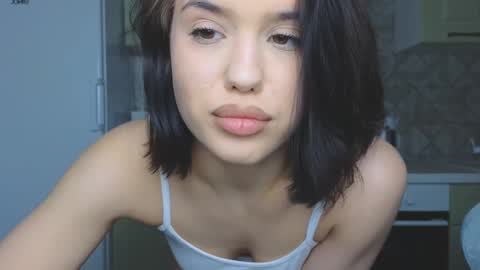 Snapshot of mia___lunaa chatting on February 28, 1:37 am Mia online show from February 28, 1:37 am