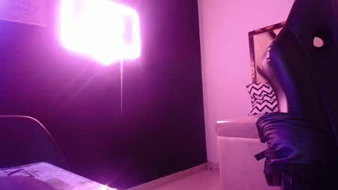 Mia  online show from March 7, 12:58 am