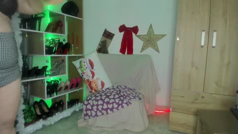 Mia Bellatrix online show from December 15, 1:13 am
