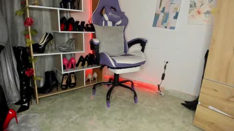 Mia Bellatrix online show from February 1, 1:02 am