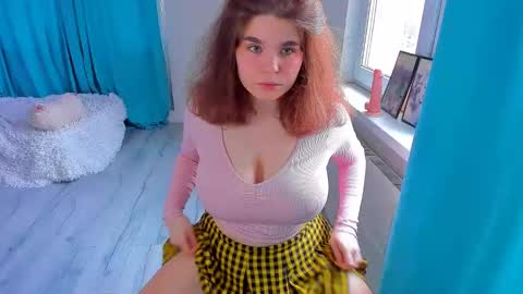 Snapshot of mia_brackenridge chatting on March 8, 9:06 am Mia6969 online show from March 8, 9:06 am