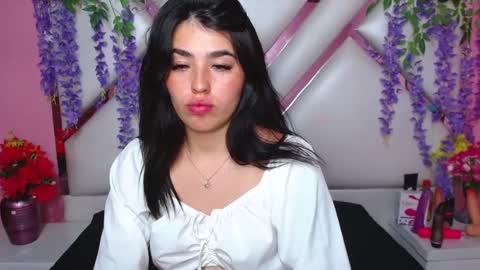 mia_charlothe online show from January 11, 7:06 am