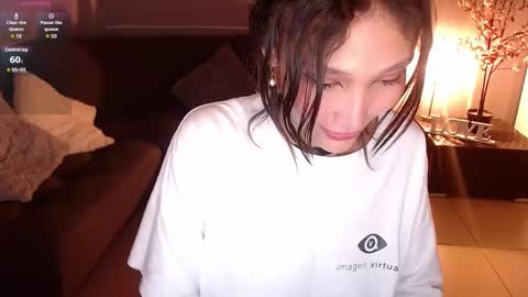 Snapshot of mia_collens_ chatting on January 15, 5:29 am MIA online show from January 15, 5:29 am